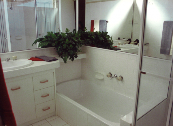 Ormiston-Manner-bathroom
