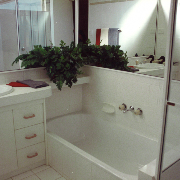 Ormiston-Manner-bathroom