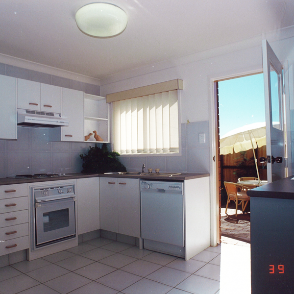 Ormiston-Manner-kitchen-area